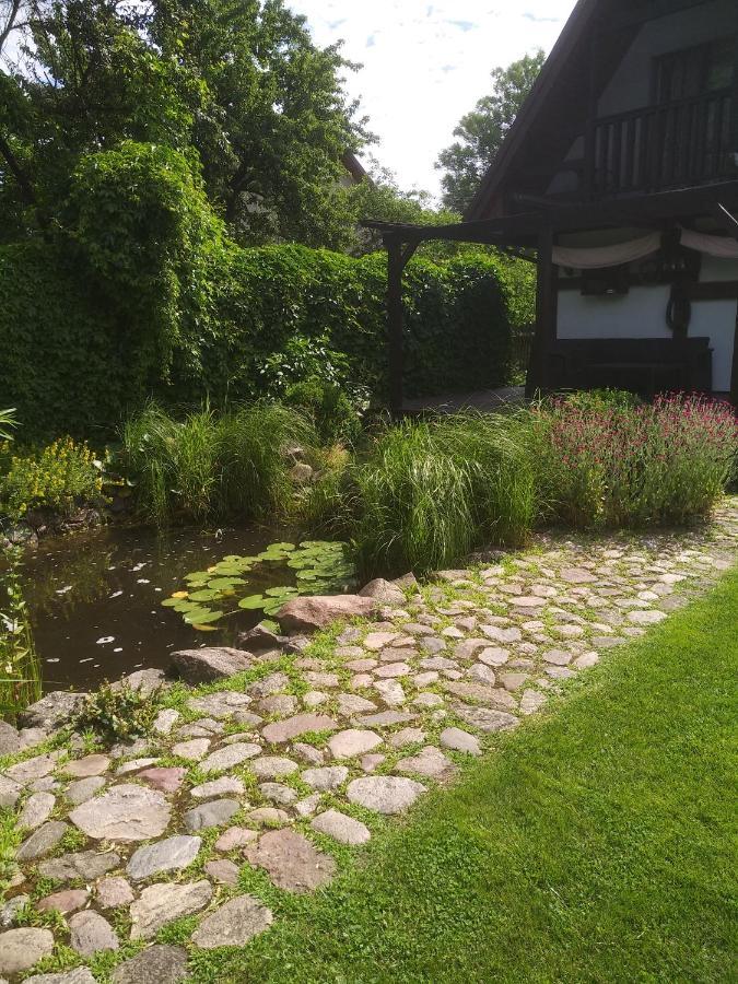 Domek Kutowa Poza Strefa Stanu Wyjatkowego Villa Eksteriør bilde